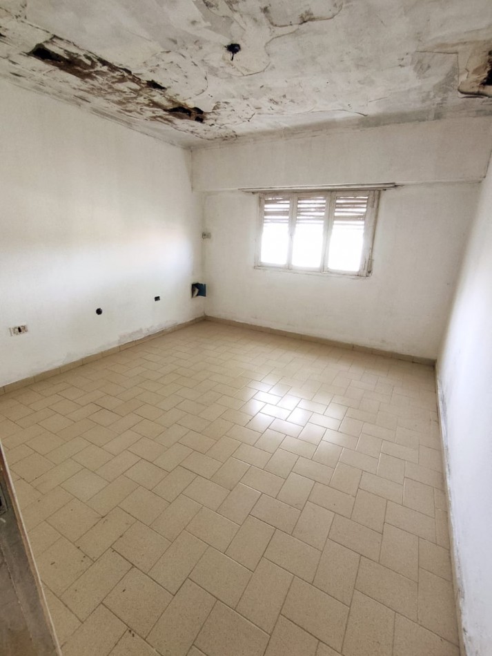 CASA CON TERRENO GRANDE